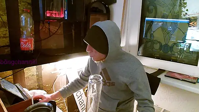 Snapshot of BongChannel chatting on January 2025 08:49:02 AM BongChannel online show from January 2025 08:49:02 AM