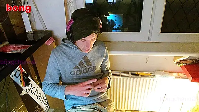 Snapshot of BongChannel chatting on January 2025 12:27:01 AM BongChannel online show from January 2025 12:27:01 AM