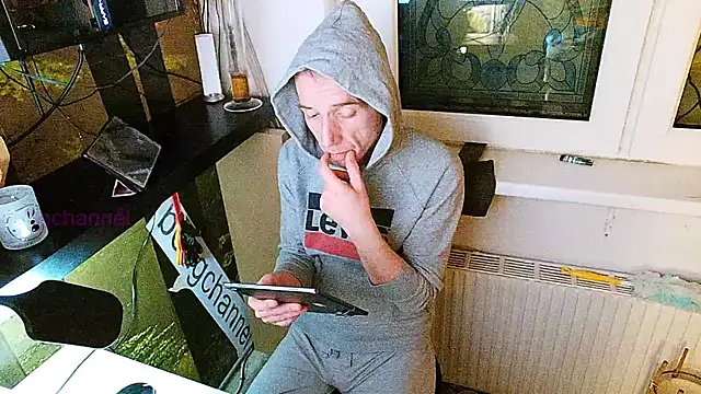 Snapshot of BongChannel chatting on January 2025 04:59:01 PM BongChannel online show from January 2025 04:59:01 PM