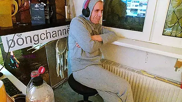 Snapshot of BongChannel chatting on February 2025 02:28:02 AM BongChannel online show from February 2025 02:28:02 AM