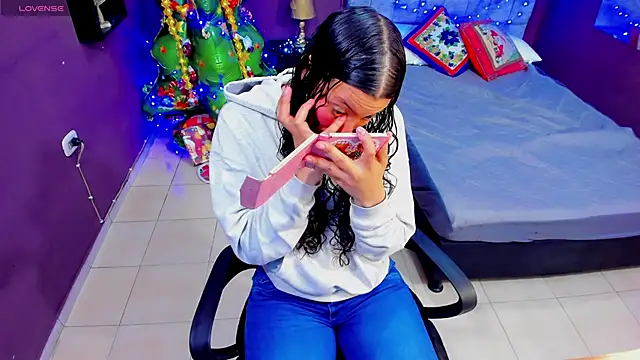 Snapshot of Lana_stone_ chatting on December 2024 03:16:02 AM Lana stone online show from December 2024 03:16:02 AM