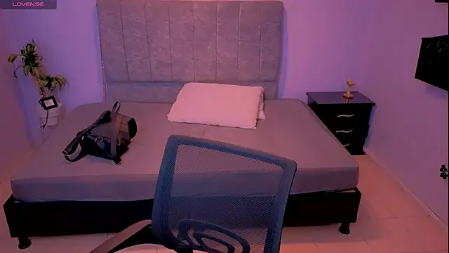 Snapshot of Lana_stone_ chatting on November 2025 03:05:01 AM Lana stone online show from November 2025 03:05:01 AM