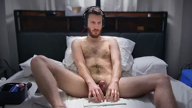 Snapshot of SpunDaddiesBoi chatting on December 2024 08:11:02 AM SpunDaddiesBoi online show from December 2024 08:11:02 AM