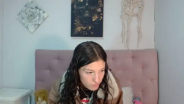 Emma-Wilson online show from March 2025 07:17:01 PM