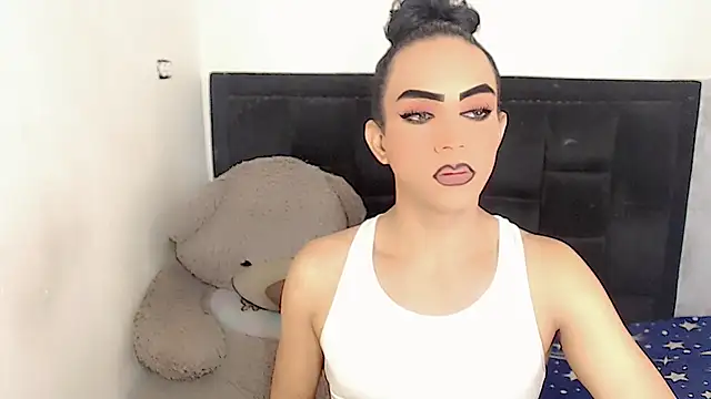 Snapshot of Michell_Queen chatting on January 2025 03:32:02 AM Michell Queen online show from January 2025 03:32:02 AM