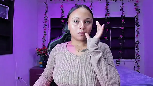 sweelanna   online show from December 2025 01:55:02 AM