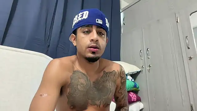 dominic brandd23 online show from November 2025 06:20:01 PM