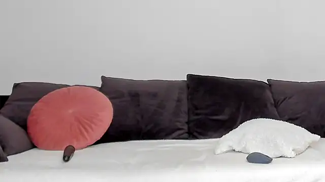 Deliciouslips online show from March 2025 05:07:02 PM