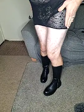 Snapshot of ellie-tv chatting on October 2025 06:09:01 PM ellie-tv online show from October 2025 06:09:01 PM