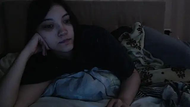 Snapshot of AlisaDevis chatting on May 2026 06:08:01 AM AlisaDevis online show from May 2026 06:08:01 AM