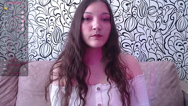 Snapshot of AlisaDevis chatting on June 2026 08:28:02 AM AlisaDevis online show from June 2026 08:28:02 AM