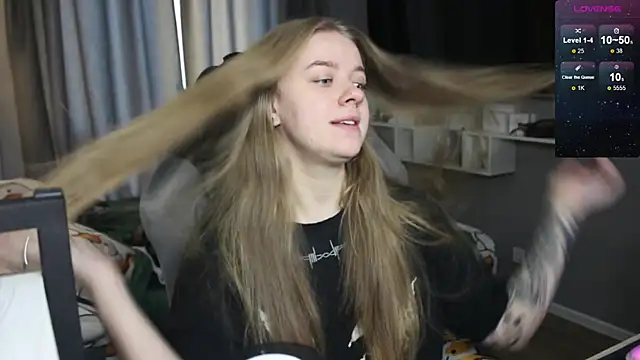 Snapshot of candy_maggie chatting on December 2024 09:19:02 AM candy maggie online show from December 2024 09:19:02 AM