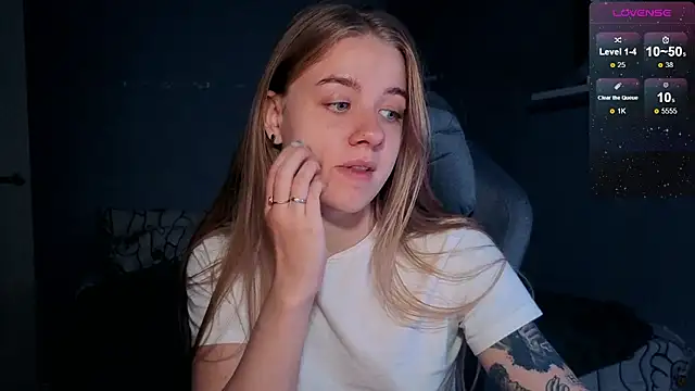 Snapshot of candy_maggie chatting on October 2025 06:21:01 PM candy maggie online show from October 2025 06:21:01 PM