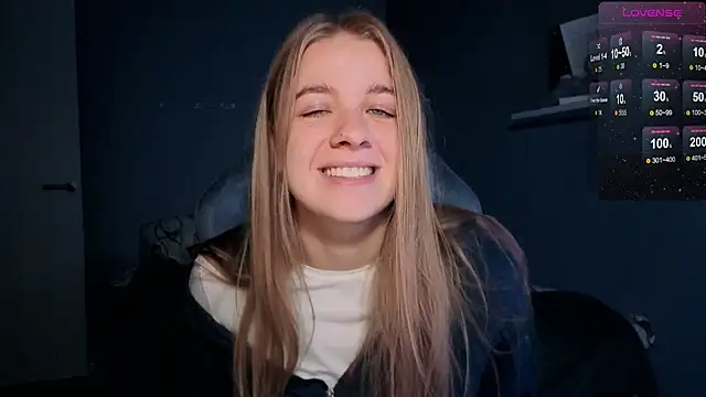 Snapshot of candy_maggie chatting on October 2025 05:46:01 PM candy maggie online show from October 2025 05:46:01 PM