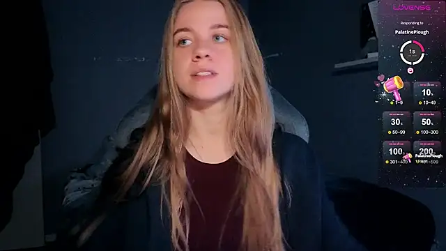 Snapshot of candy_maggie chatting on November 2025 06:54:02 PM candy maggie online show from November 2025 06:54:02 PM