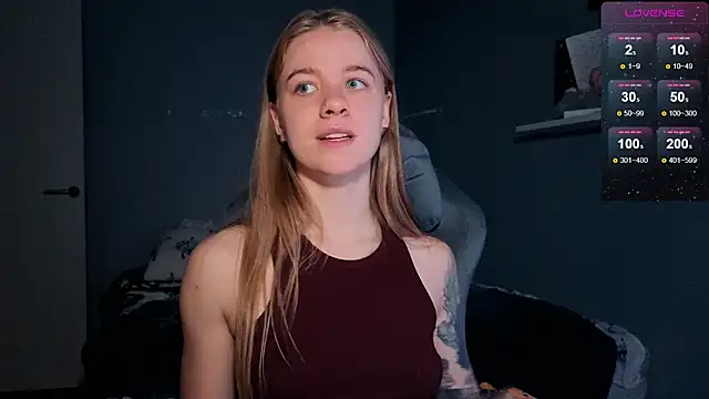 Snapshot of candy_maggie chatting on November 2025 05:23:01 PM candy maggie online show from November 2025 05:23:01 PM