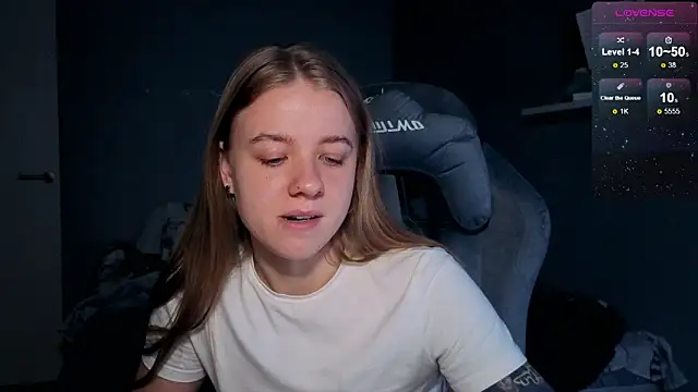 Snapshot of candy_maggie chatting on November 2025 04:07:01 PM candy maggie online show from November 2025 04:07:01 PM