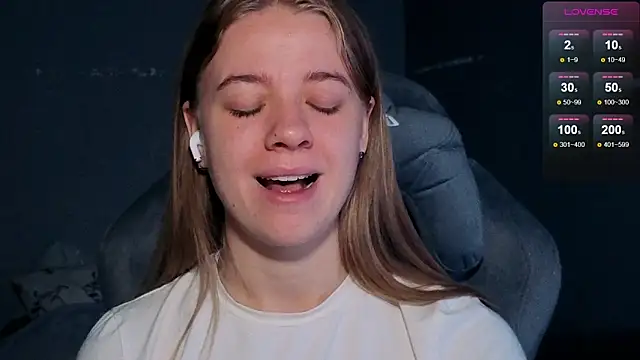 Snapshot of candy_maggie chatting on November 2025 05:12:01 PM candy maggie online show from November 2025 05:12:01 PM