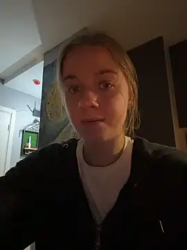 Snapshot of candy_maggie chatting on November 2025 05:31:01 PM candy maggie online show from November 2025 05:31:01 PM