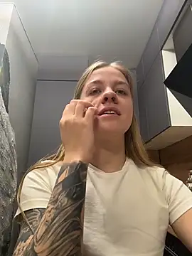 Snapshot of candy_maggie chatting on November 2025 02:16:01 PM candy maggie online show from November 2025 02:16:01 PM