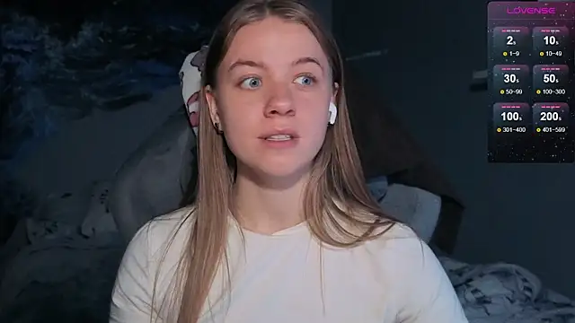 Snapshot of candy_maggie chatting on November 2025 05:57:01 PM candy maggie online show from November 2025 05:57:01 PM