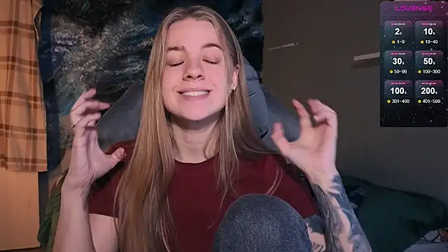 Snapshot of candy_maggie chatting on December 2025 01:16:02 PM candy maggie online show from December 2025 01:16:02 PM