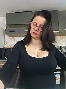 Snapshot of KristenVega chatting on March 2025 08:43:01 AM KristenVega online show from March 2025 08:43:01 AM