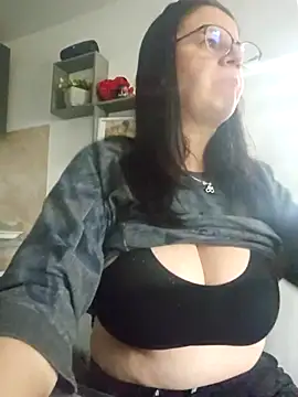 Snapshot of KristenVega chatting on November 2025 09:09:01 AM KristenVega online show from November 2025 09:09:01 AM