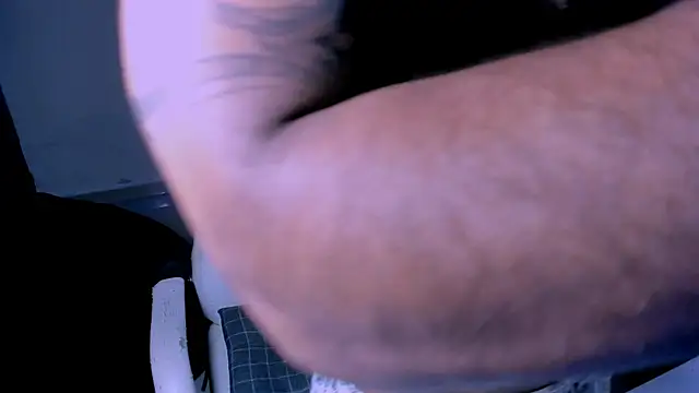 Snapshot of Young_laroi chatting on February 2025 04:36:02 AM Young laroi online show from February 2025 04:36:02 AM