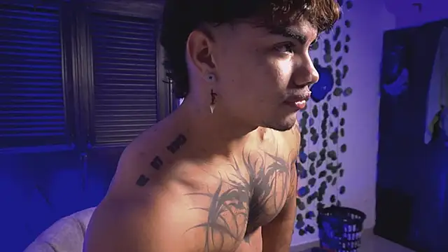 Snapshot of Young_laroi chatting on March 2025 05:00:02 AM Young laroi online show from March 2025 05:00:02 AM