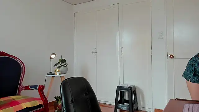 cuddlingbunny online show from December 2024 01:39:01 PM