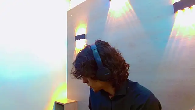 Sr BonnyEthan online show from September 2025 01:44:02 PM