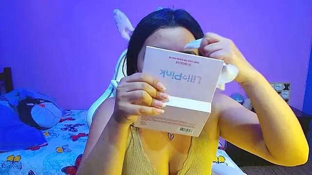 Snapshot of Isa-Jones chatting on October 2025 11:36:01 PM Isa-Jones online show from October 2025 11:36:01 PM