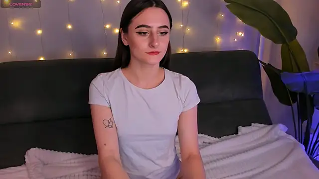 Snapshot of helen_ramsay chatting on December 2024 08:47:02 PM helen ramsay online show from December 2024 08:47:02 PM