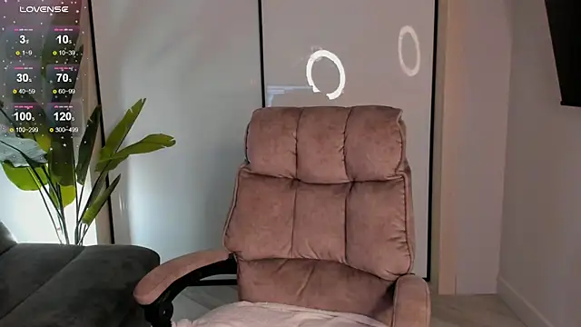 Snapshot of helen_ramsay chatting on February 2025 07:05:02 PM helen ramsay online show from February 2025 07:05:02 PM