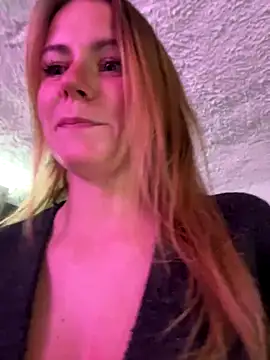 selenaluvv online show from January 2026 04:09:01 PM