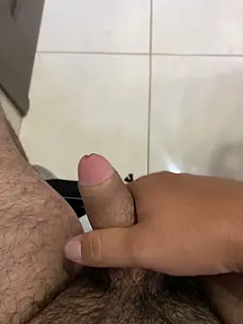 leocardenaz online show from April 2026 10:58:01 PM