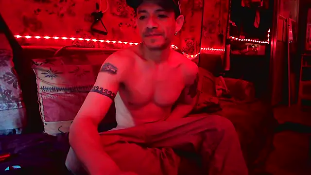 Snapshot of Tony_Torrente chatting on January 2025 08:28:02 PM Tony Torrente online show from January 2025 08:28:02 PM