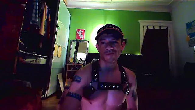 Snapshot of Tony_Torrente chatting on January 2025 04:18:01 AM Tony Torrente online show from January 2025 04:18:01 AM