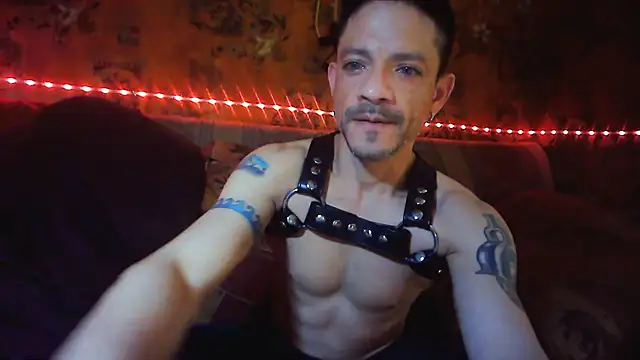 Snapshot of Tony_Torrente chatting on January 2025 05:10:02 AM Tony Torrente online show from January 2025 05:10:02 AM