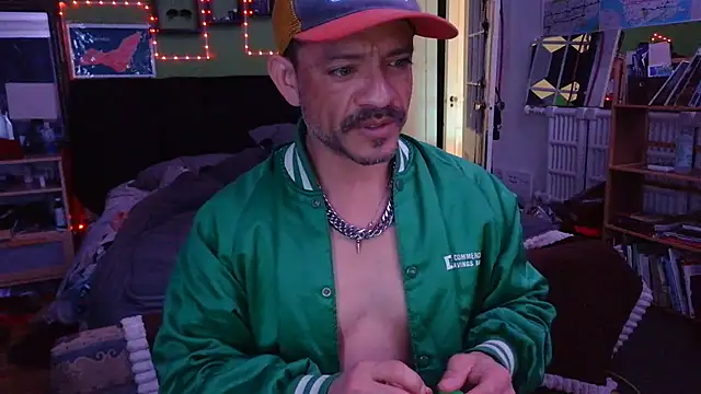 Snapshot of Tony_Torrente chatting on December 2025 04:45:02 PM Tony Torrente online show from December 2025 04:45:02 PM