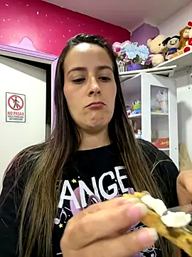 Snapshot of Rousse92 chatting on October 2025 11:26:02 PM Rousse92 online show from October 2025 11:26:02 PM