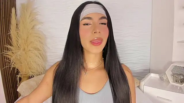 IsabelleFoxx  online show from December 2025 10:05:02 PM