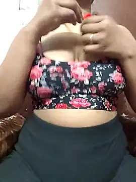 Snapshot of MohiniHott chatting on March 2025 07:52:01 AM MohiniHott online show from March 2025 07:52:01 AM