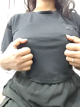 Snapshot of MohiniHott chatting on October 2025 06:25:01 AM MohiniHott online show from October 2025 06:25:01 AM