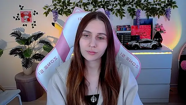 AliceCharmy online show from May 2026 02:14:01 PM