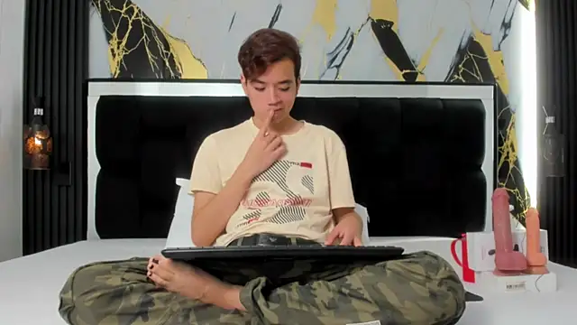 bunny maxi online show from November 2025 01:32:02 PM