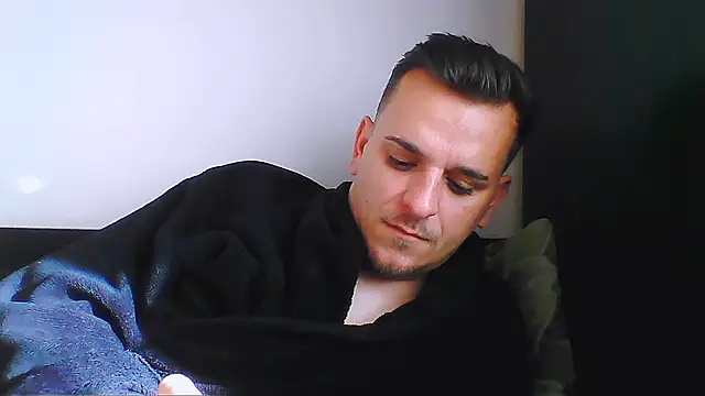 Huge cock22cm online show from November 2025 11:42:01 AM