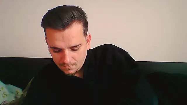 Huge cock22cm online show from November 2025 07:30:01 AM