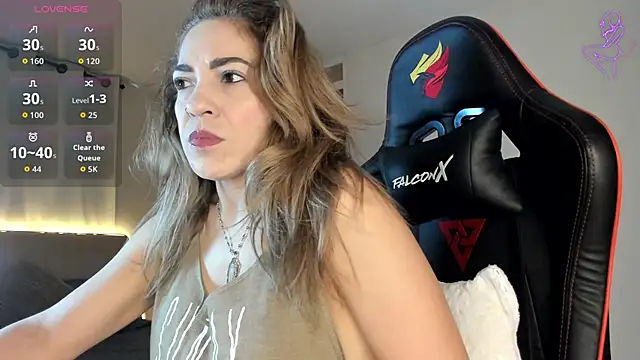 Snapshot of karimhunt chatting on February 2026 04:06:01 AM karimhunt online show from February 2026 04:06:01 AM